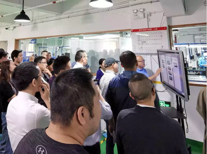 數(shù)字化, 工廠數(shù)字化升級, AGV, 數(shù)字化工廠解決方案, 生產(chǎn)管理系統(tǒng)
